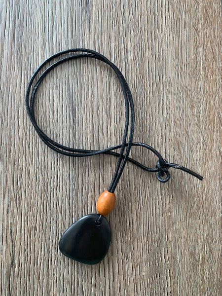 POLISHED PEBBLE SHUNGITE NECKLACE ON LEATHER CORD